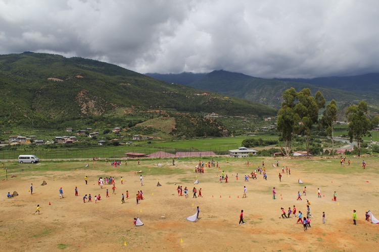 【Bhutan】J-League club football uniforms for the children in Bhutan!4